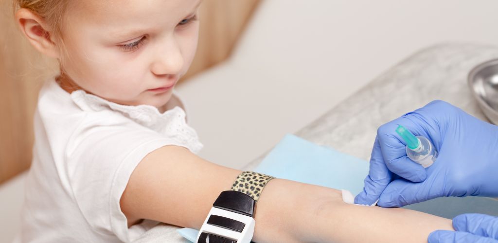 Atendimento de Menores Desacompanhados em Exames Laboratoriais Aspectos Legais e Boas Práticas